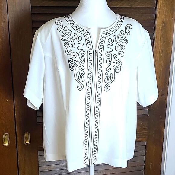 August Max White Blouse Trimmed in Black Swirls, Zipper Front, Size 20, NWT - Picture 1 of 10